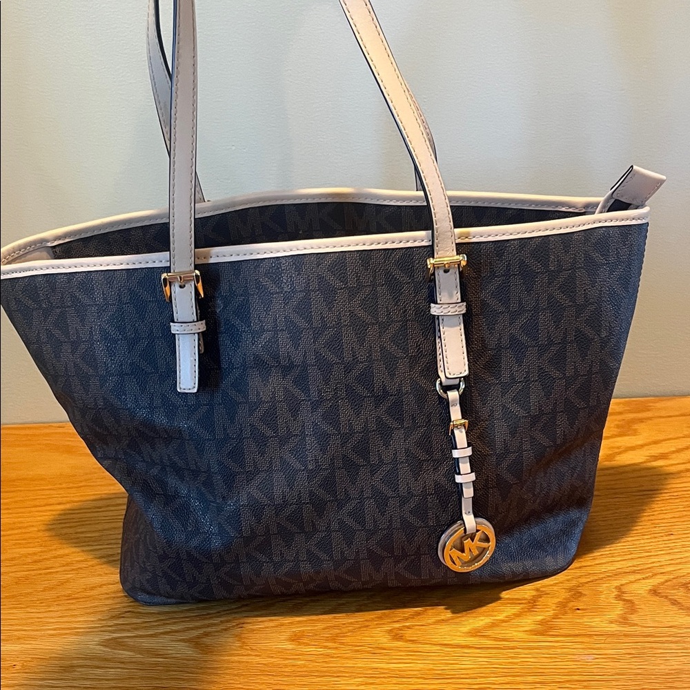 Michael Kors Signature Tote Bag